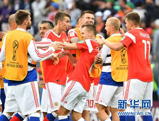 俄罗斯世界杯揭幕战东道主大胜对手